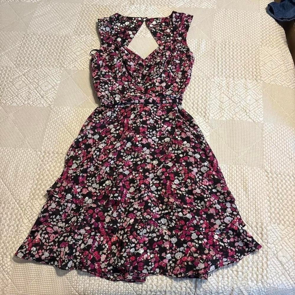 NWT White House Black Market pink floral dress with zipper back.